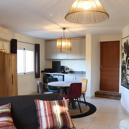 50 M2 Avec Parking Gratuit Sur Place דירה