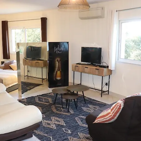 50 M2 Avec Parking Gratuit Sur Place Apartamento