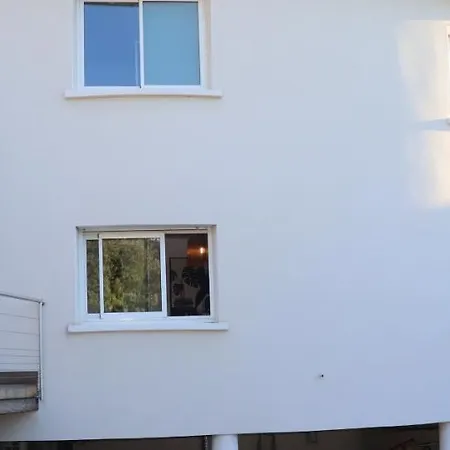 Apartment 50 M2 Avec Parking Gratuit Sur Place *