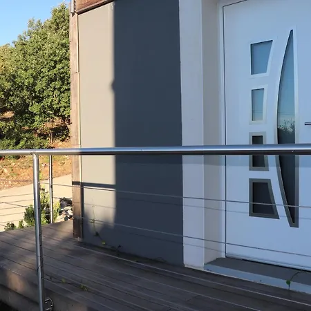 Apartment 50 M2 Avec Parking Gratuit Sur Place Vailhauques