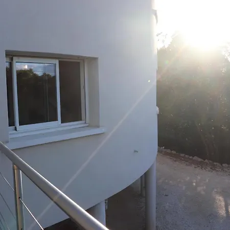 50 M2 Avec Parking Gratuit Sur Place