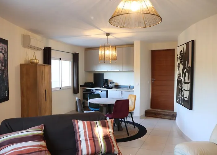 50 M2 Avec Parking Gratuit Sur Place Apartamento