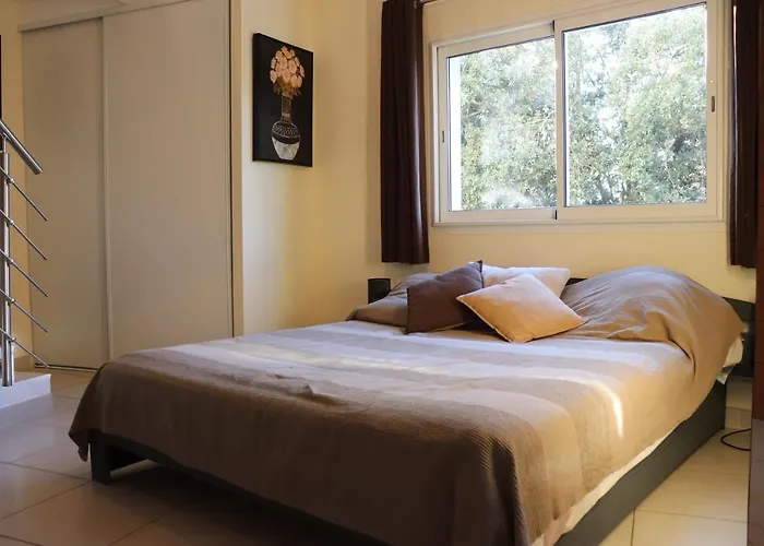 50 M2 Avec Parking Gratuit Sur Place * Vailhauques