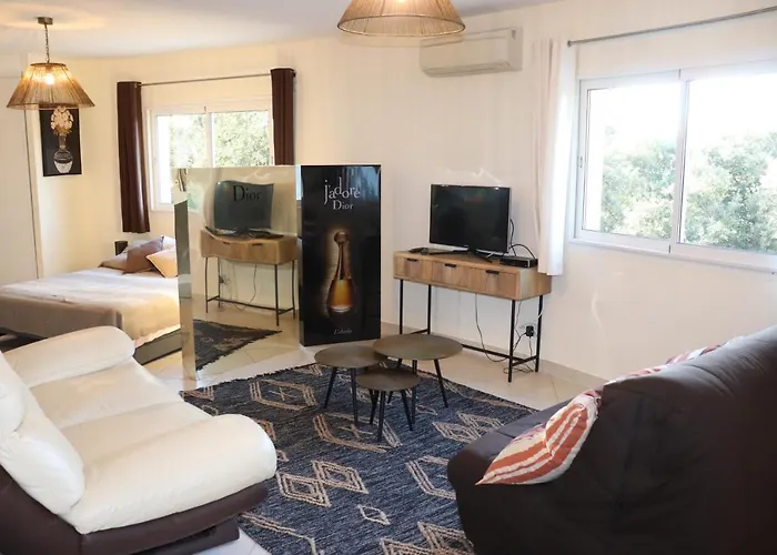 50 M2 Avec Parking Gratuit Sur Place Apartamento