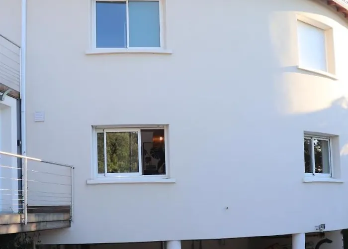 Apartamento 50 M2 Avec Parking Gratuit Sur Place *